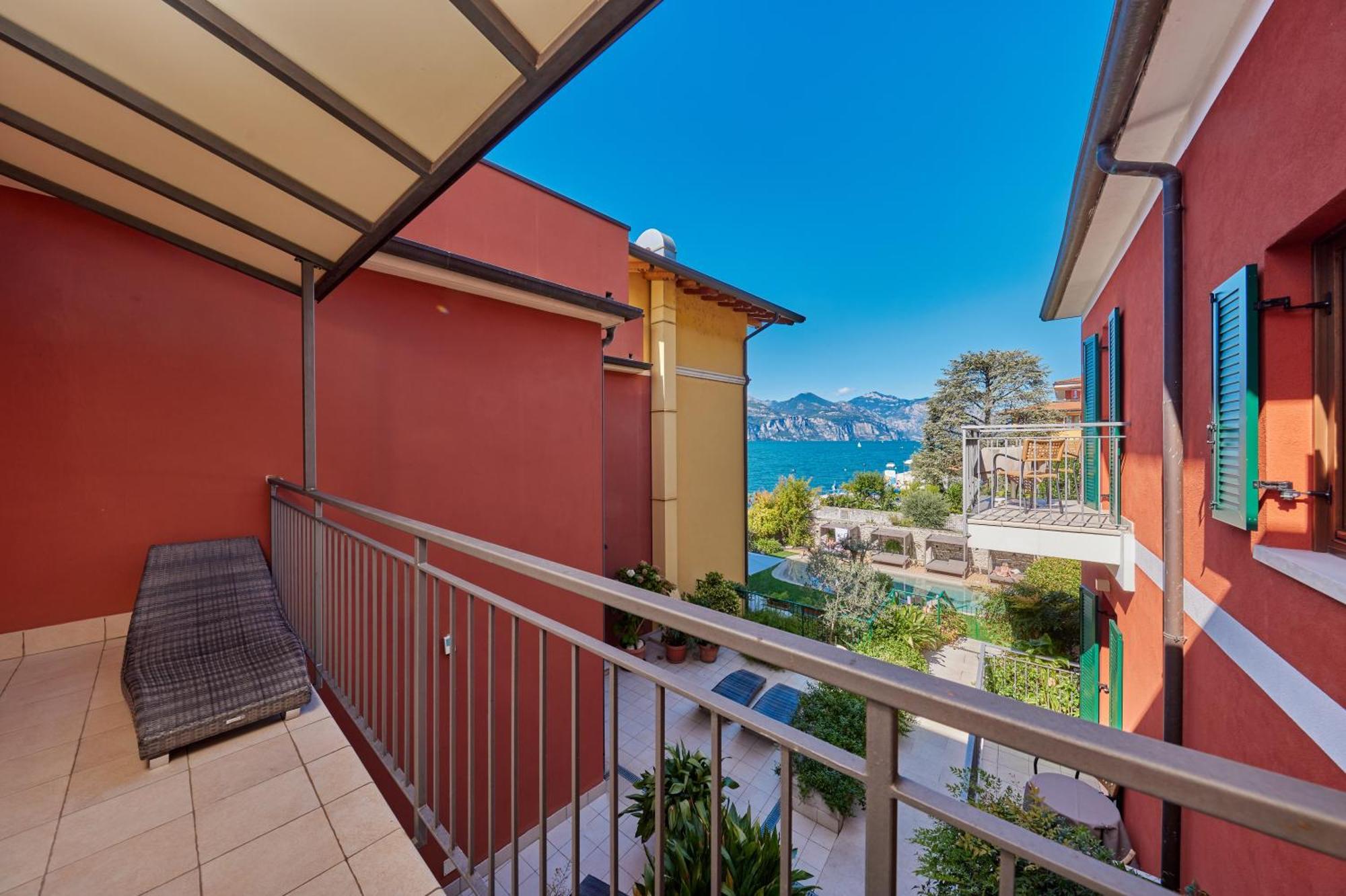Lake Front Hotel Brenzone Exterior foto