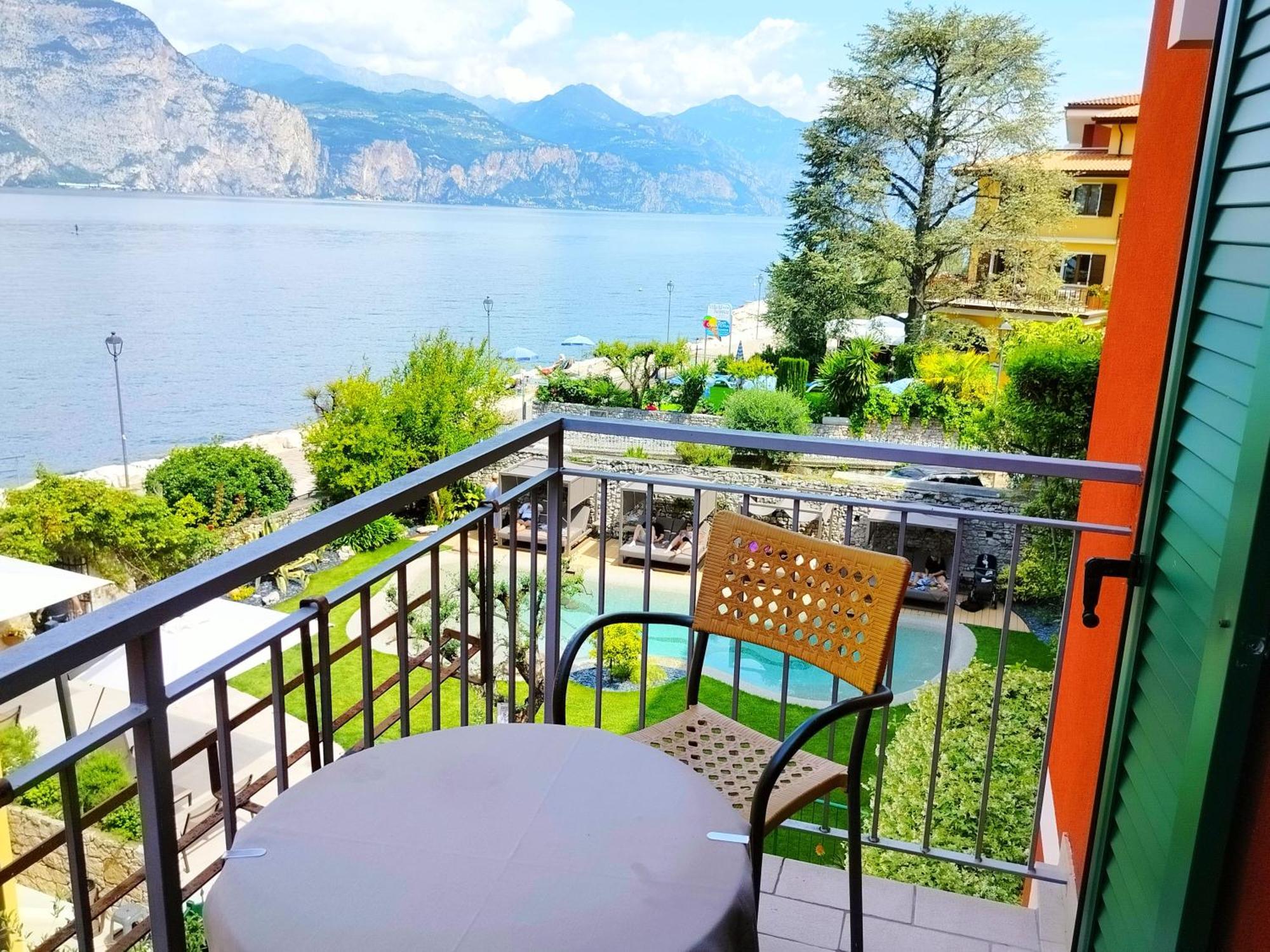 Lake Front Hotel Brenzone Exterior foto