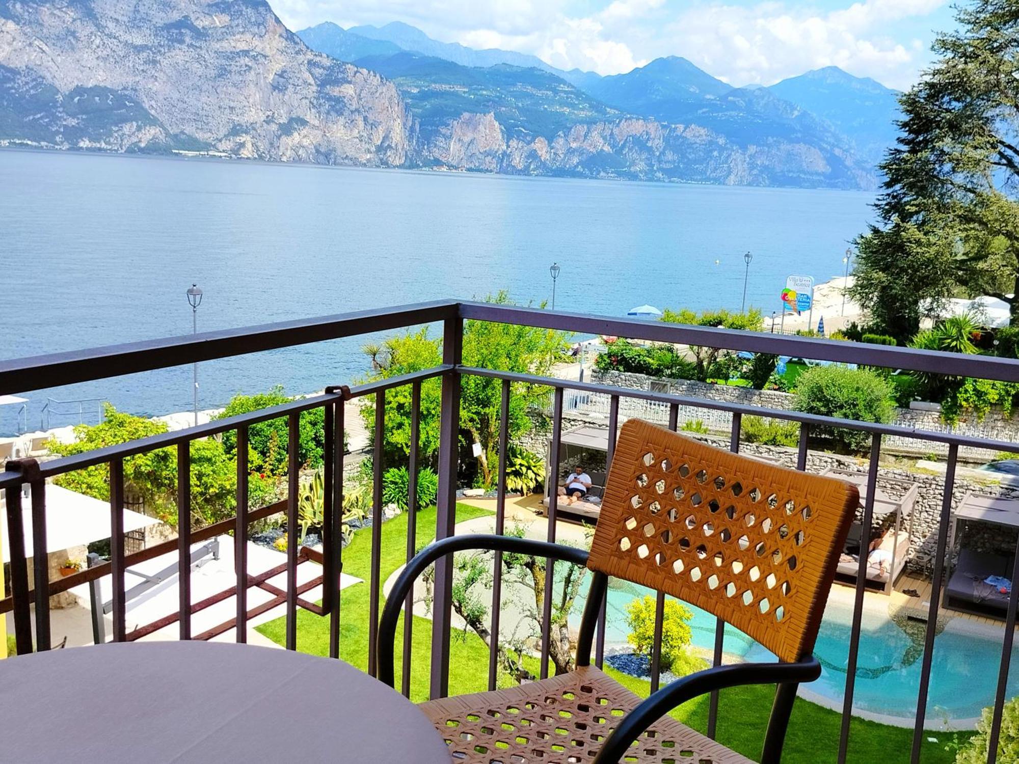Lake Front Hotel Brenzone Exterior foto