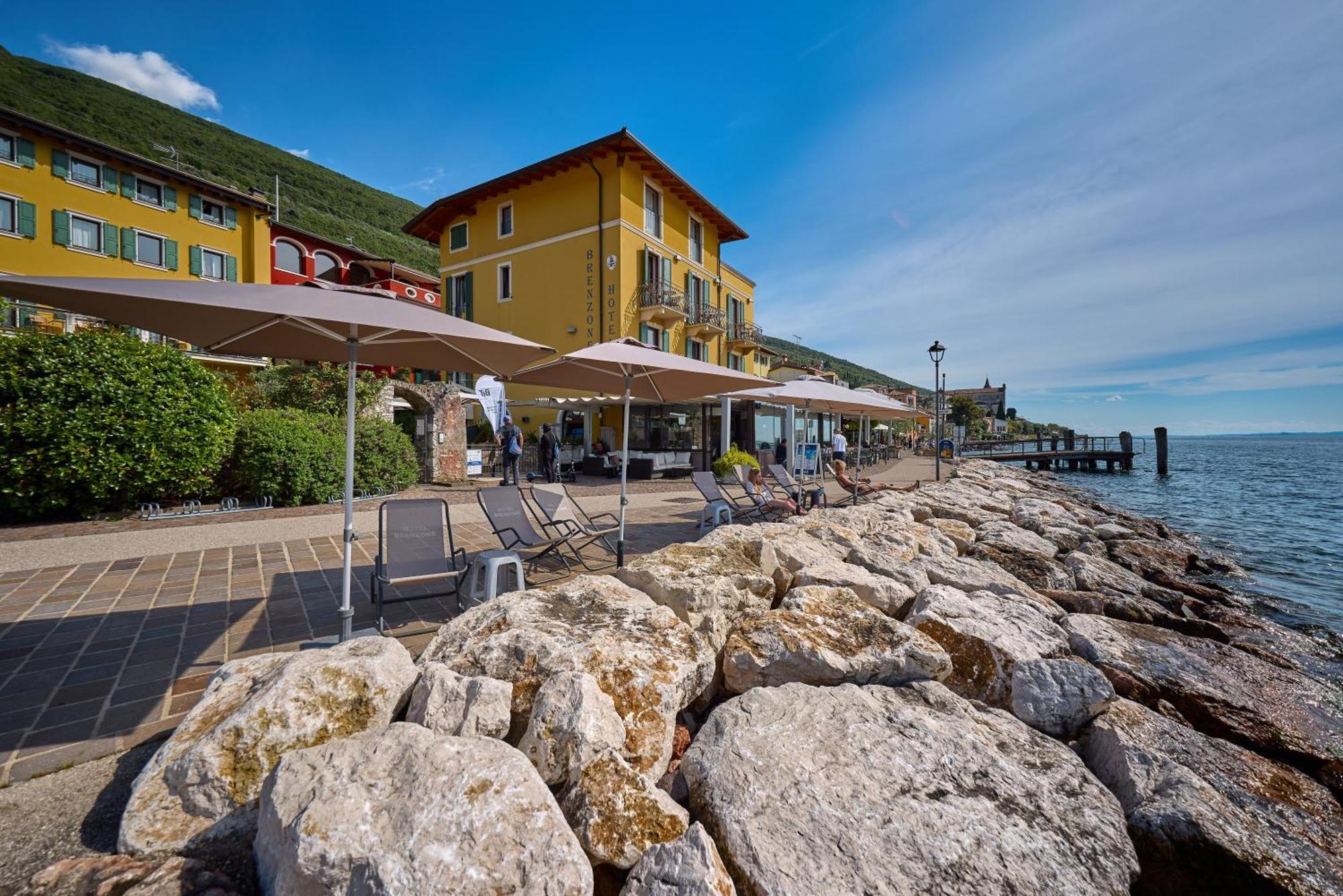 Lake Front Hotel Brenzone Exterior foto